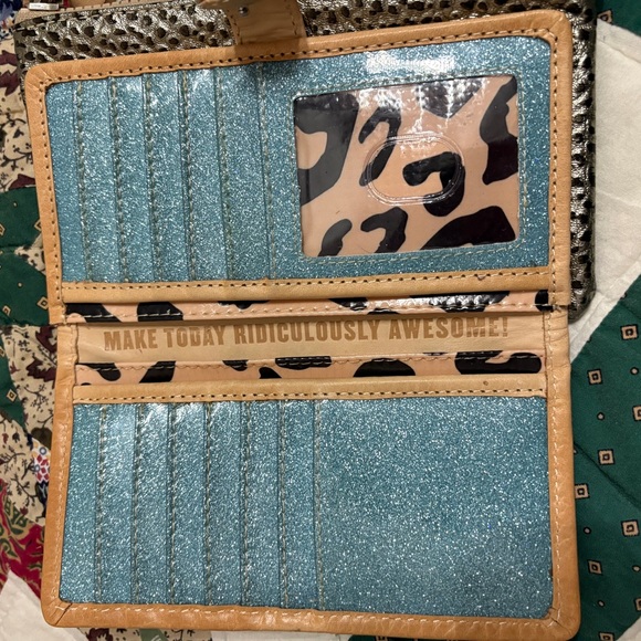 Consuela Wallet - Picture 2 of 2